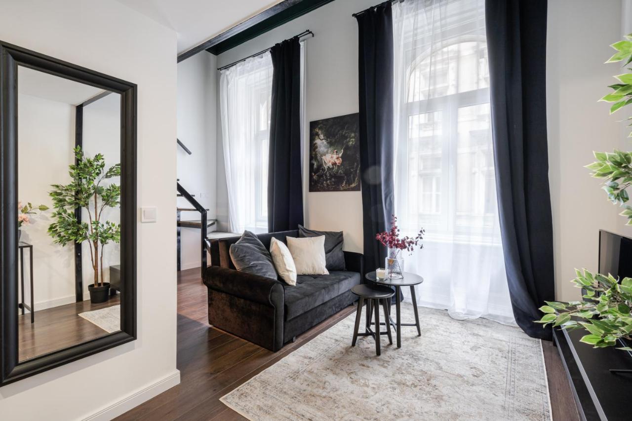 E41 - Trendy Boutique Apartments - Prime Spot By Bqa Budapest Esterno foto