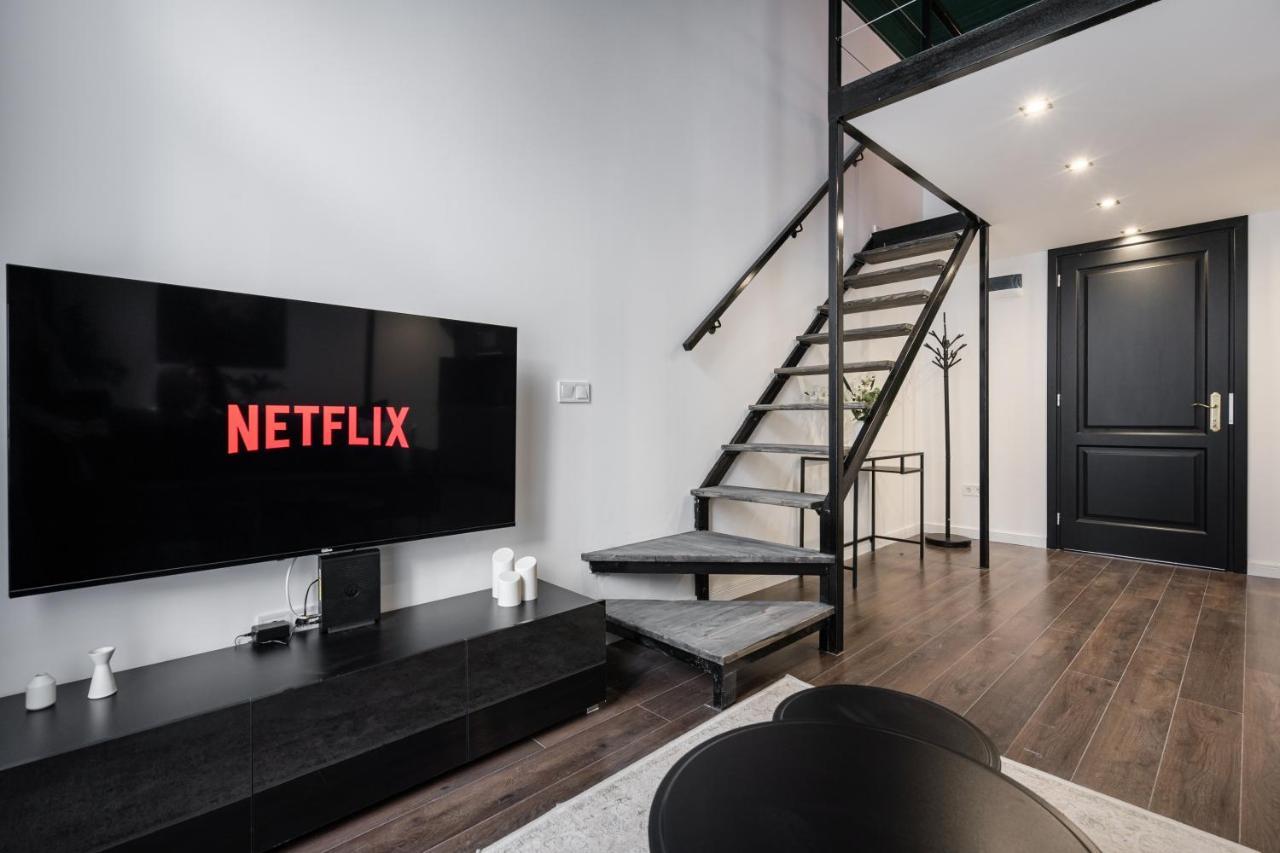E41 - Trendy Boutique Apartments - Prime Spot By Bqa Budapest Esterno foto